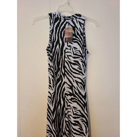 Annes Apparel Jumpsuit Women's Zebra Print Sleeveless Zip Closure Small (VA1) - Picture 8 of 9